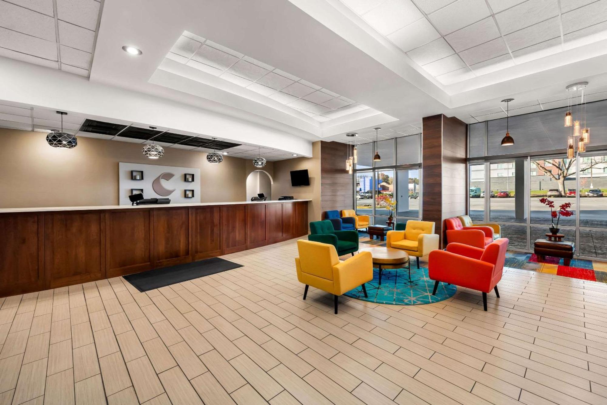 Comfort & Hotel Omaha