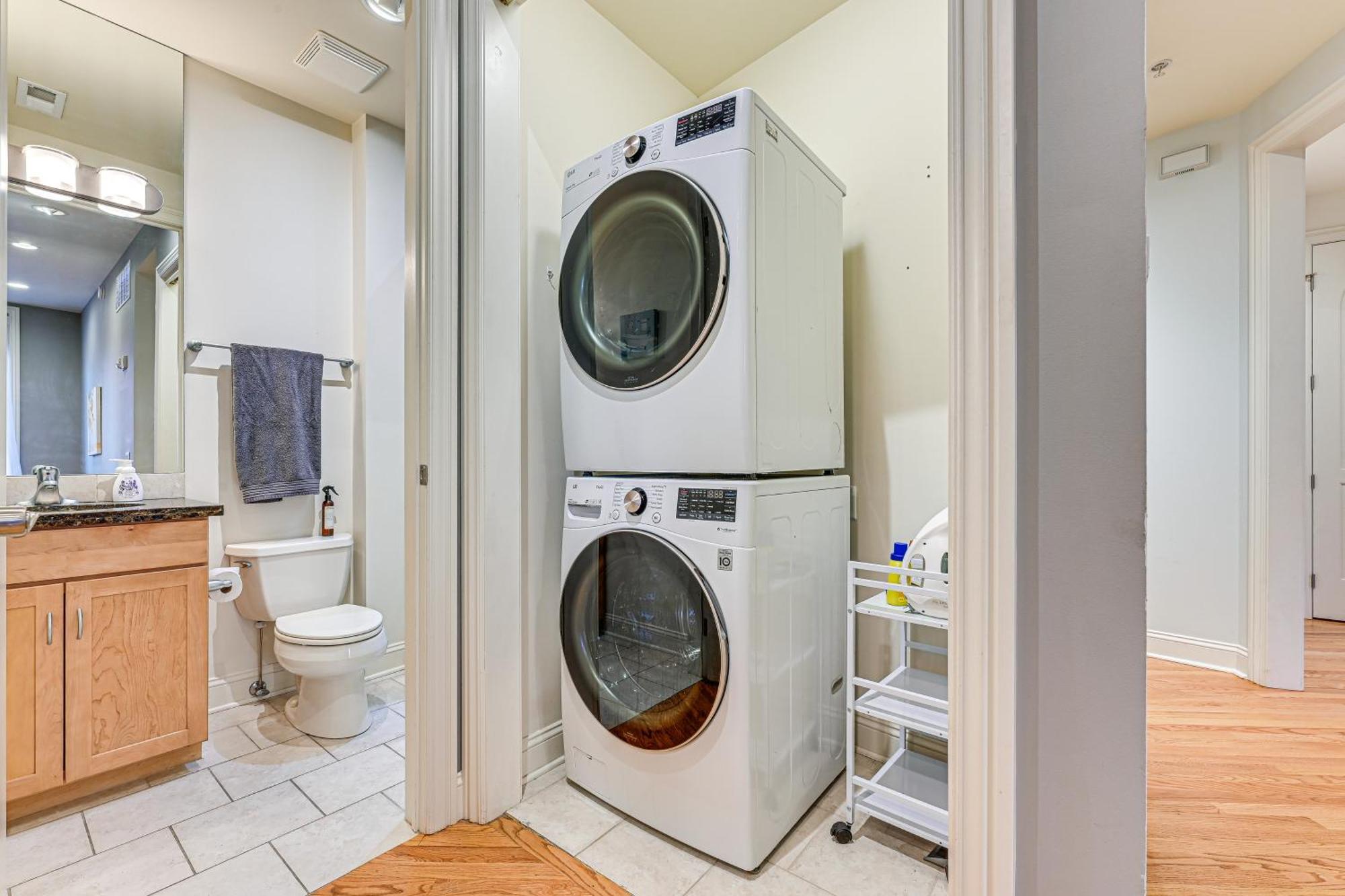 Historical In Dtwn - Pets Welcome! Apartment