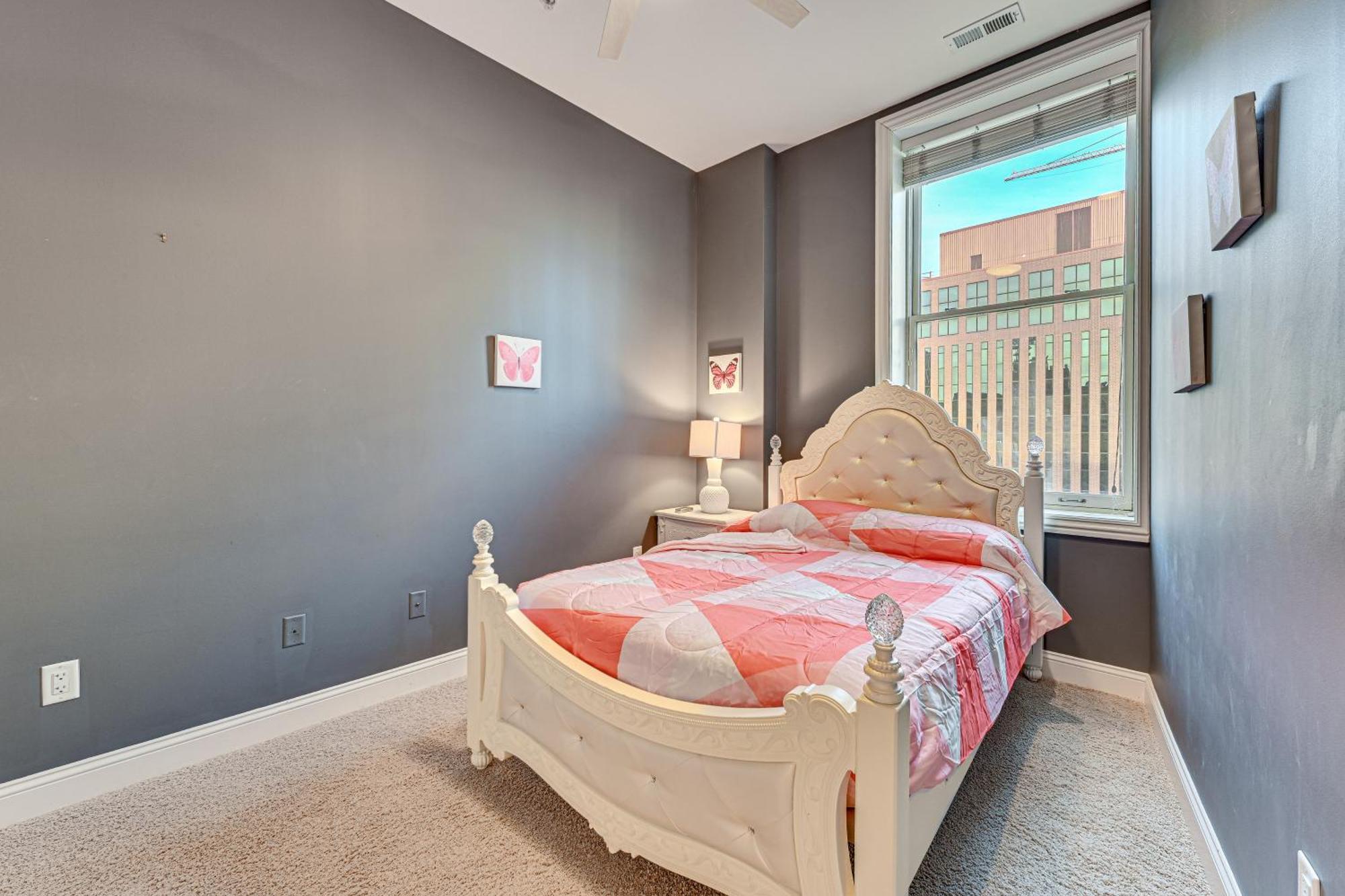 Historical In Dtwn - Pets Welcome! Apartment