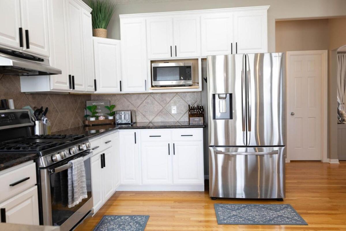 Holiday home Golf Oasis Sleeps 22! Hot Tub Firepit Gym Pool