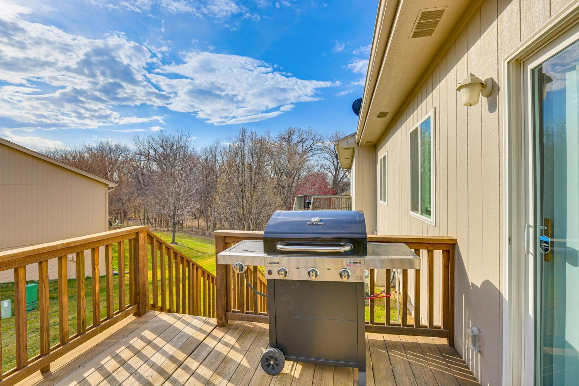 Updated - 15 Miles To Downtown! Apartment Omaha