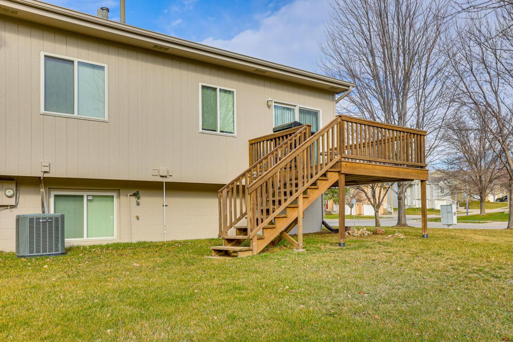 Apartment Updated - 15 Miles To Downtown! Omaha