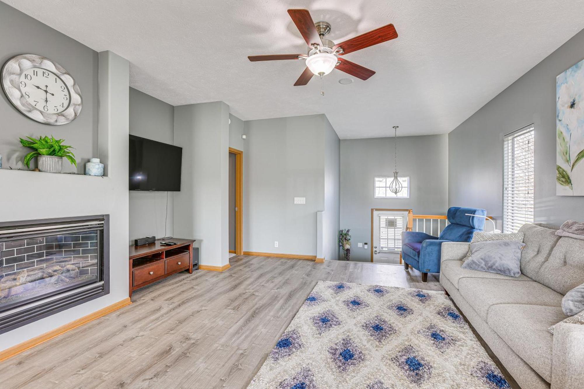Apartment Updated - 15 Miles To Downtown! Omaha