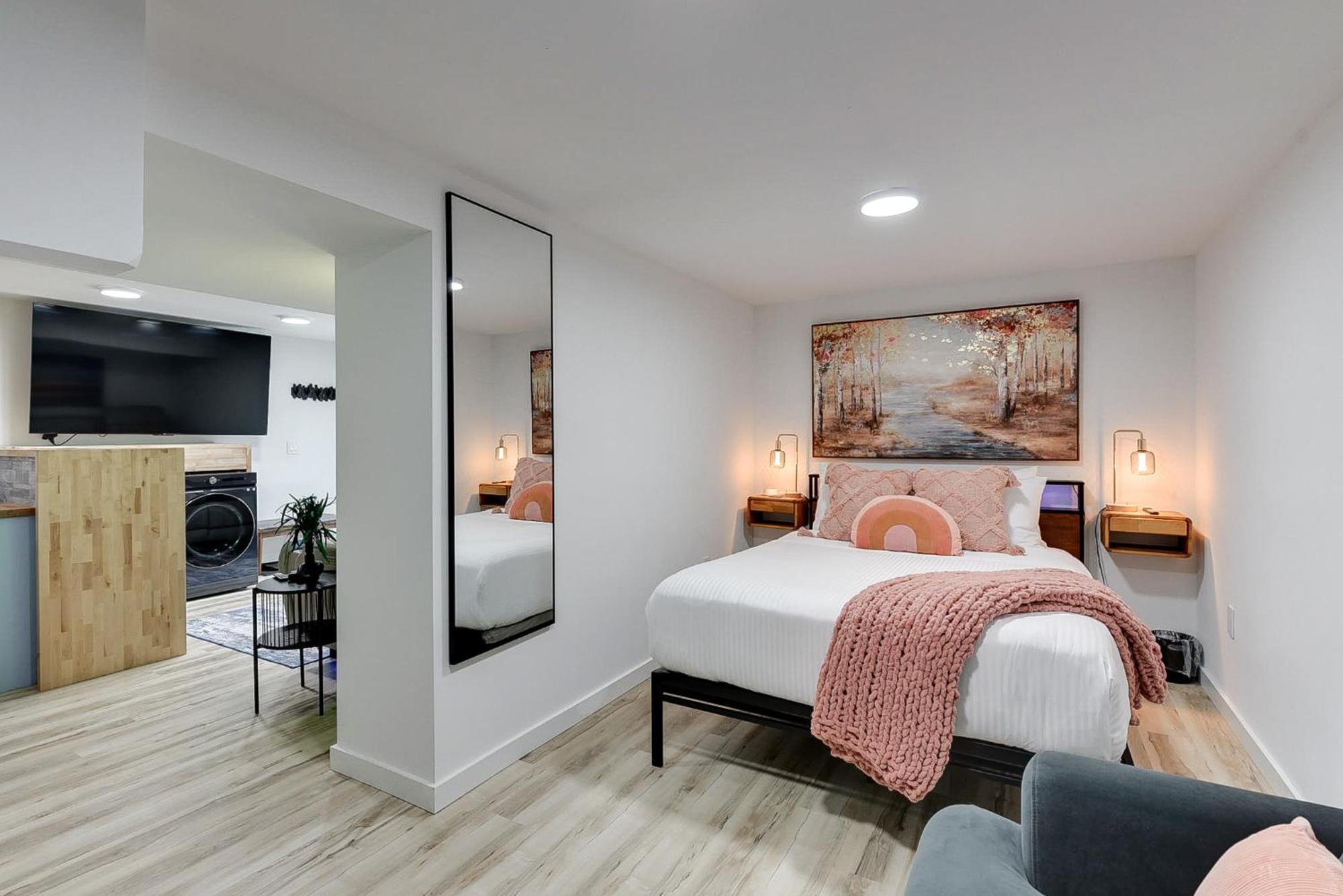 Modern Chic Retreat Luxe Comfort And Style Holiday home Omaha