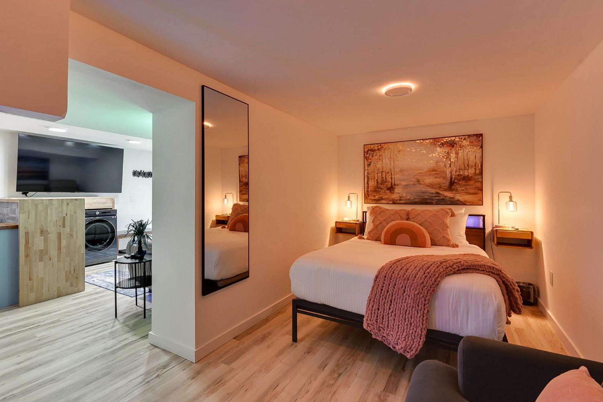 Modern Chic Retreat Luxe Comfort And Style * Omaha