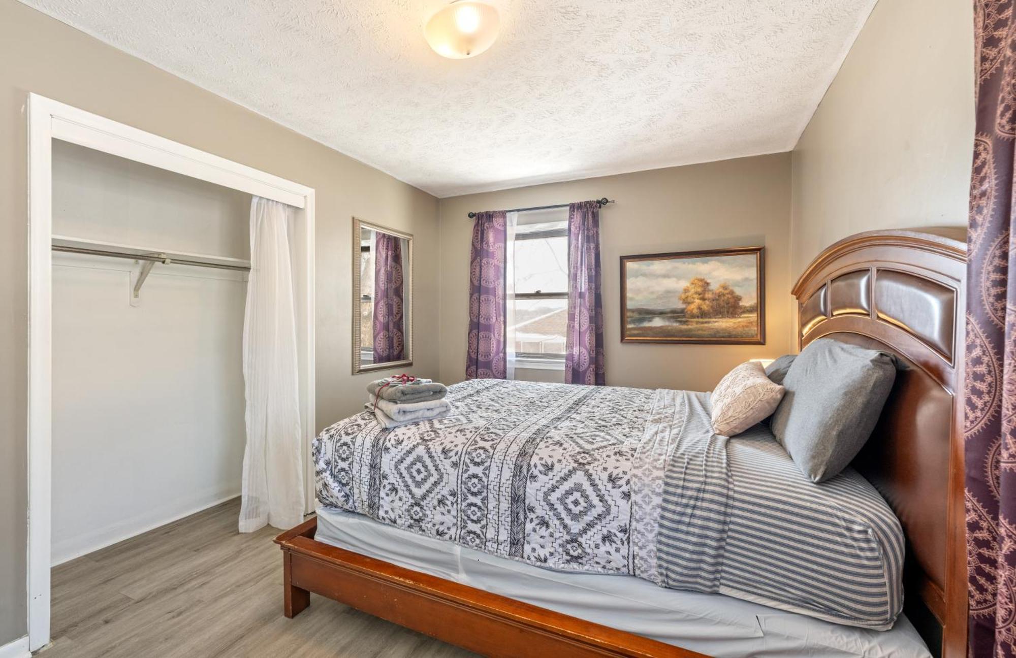 Taylor Holiday home Omaha