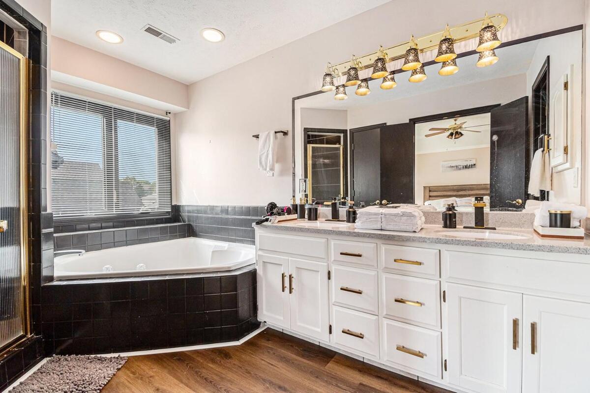 Furnished 5 Bedroom Executive * Omaha