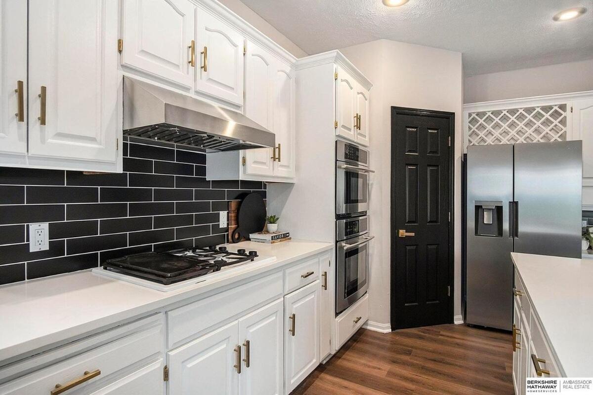 Furnished 5 Bedroom Executive Villa Omaha