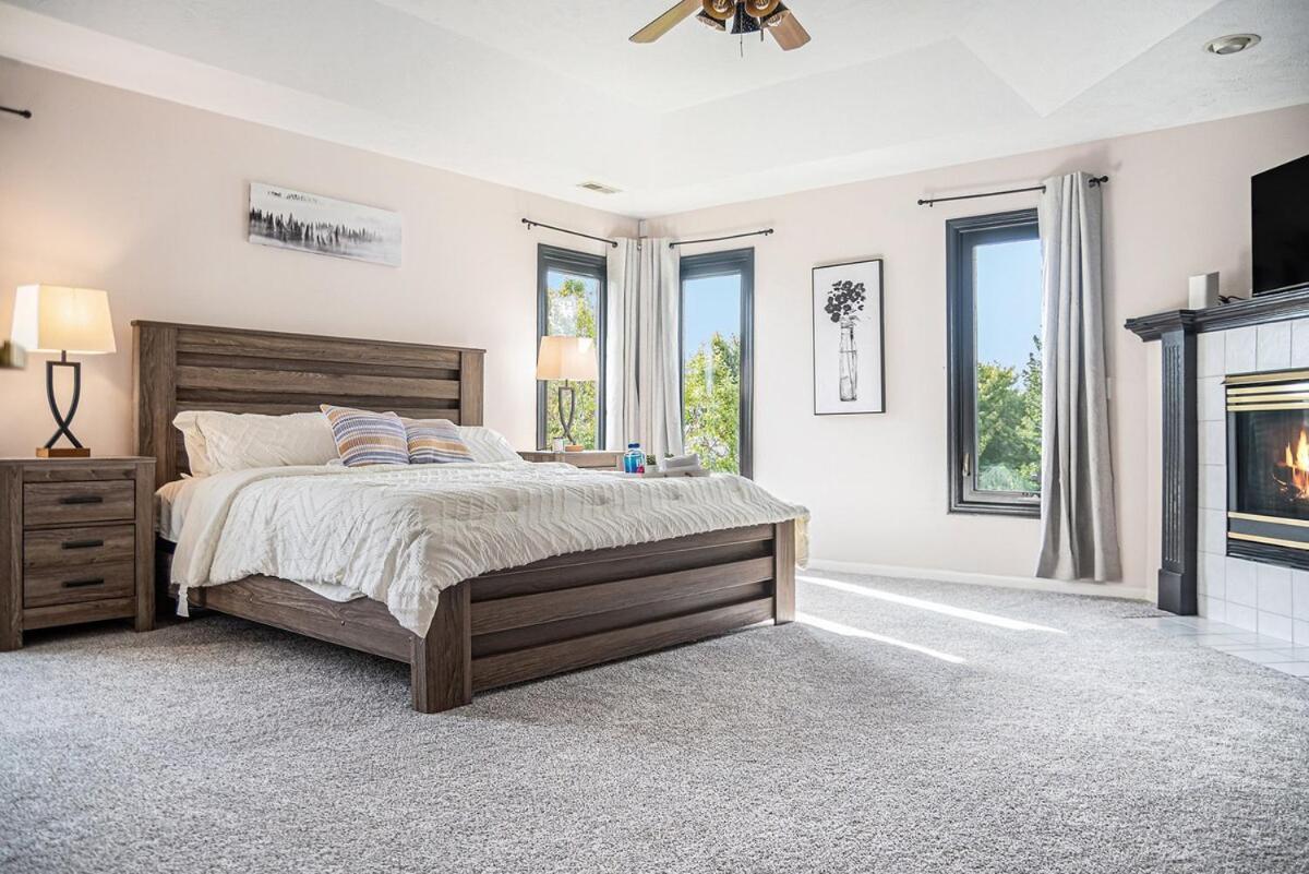 Furnished 5 Bedroom Executive Omaha