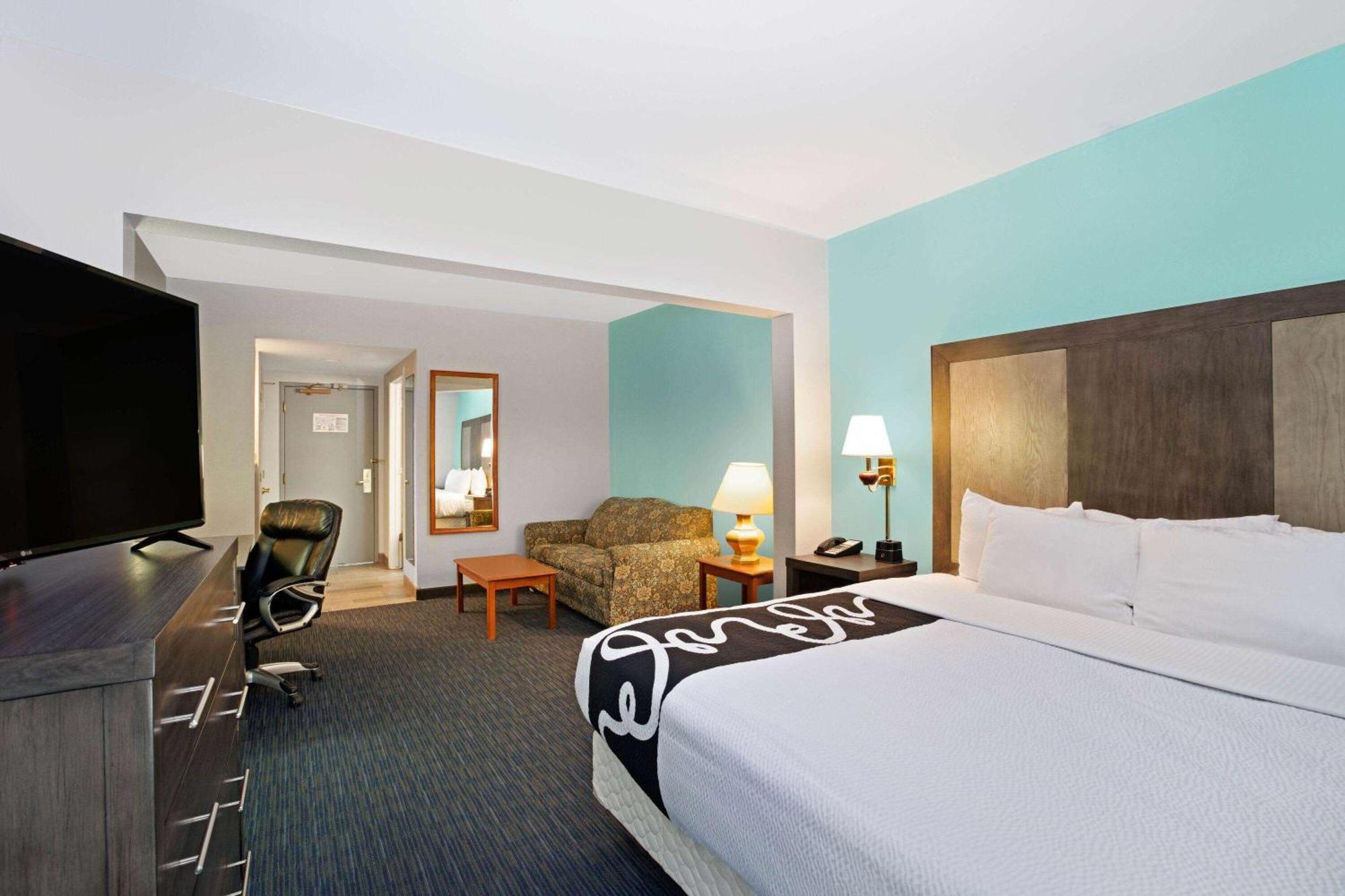 La Quinta By Wyndham Airport Downtown