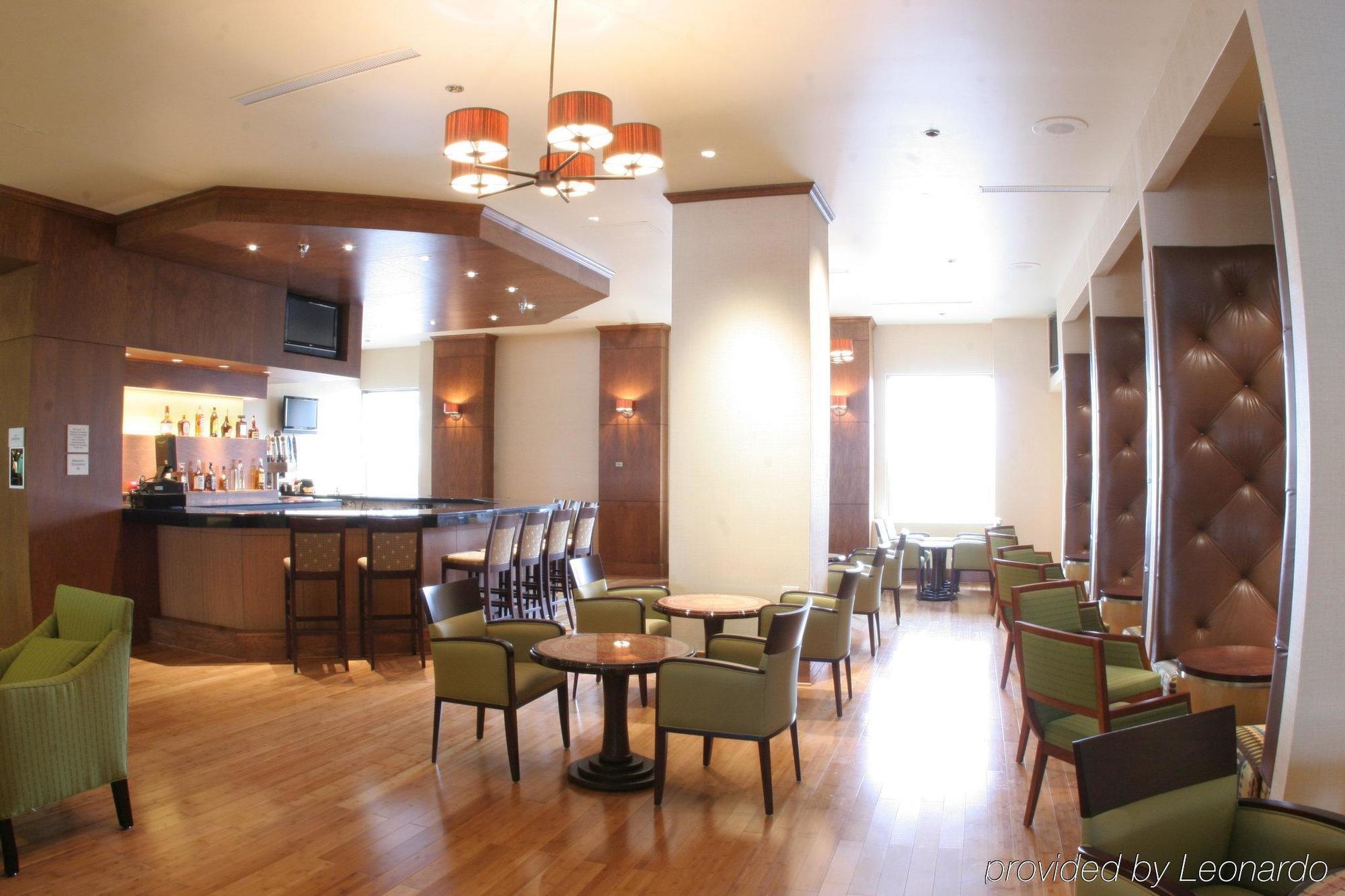 Doubletree By Hilton & Executive Meeting Center Omaha-downtown 4* Omaha