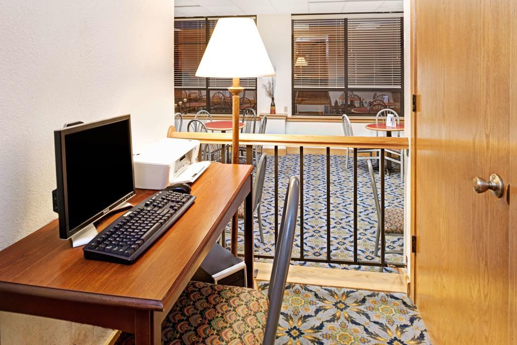 Hotel Baymont & Omaha