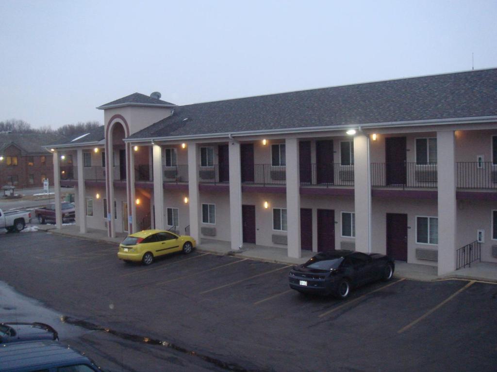 Townhouse & 2* Omaha