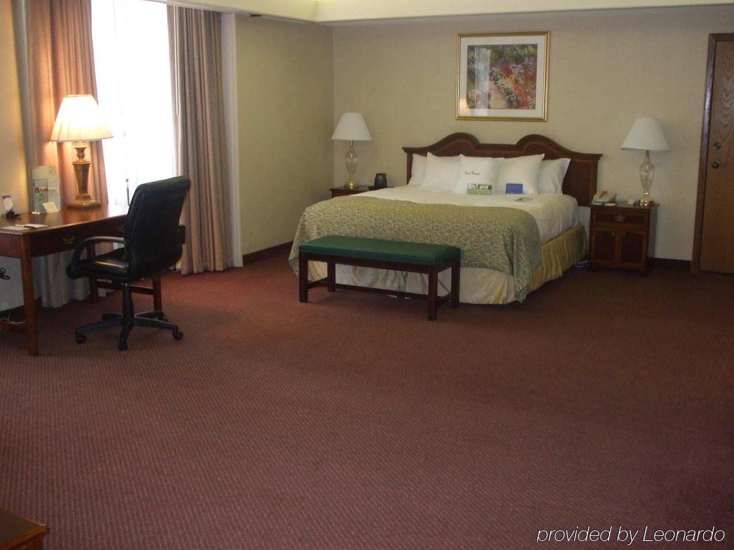 Doubletree By Hilton & Executive Meeting Center Omaha-downtown Hotel Omaha