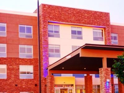 Express & - Millard Area By Ihg