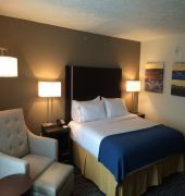Express & South Ralston Arena By Ihg Hotel Omaha
