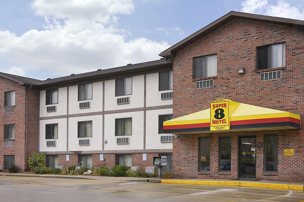 Motel Super 8 By Wyndham Omaha/west Dodge 2*