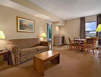 Baymont & Hotel