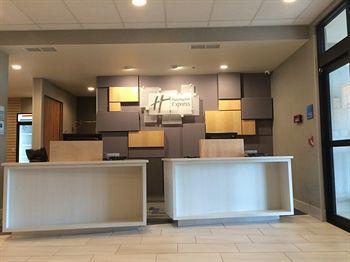 Express & South Ralston Arena By Ihg Hotel
