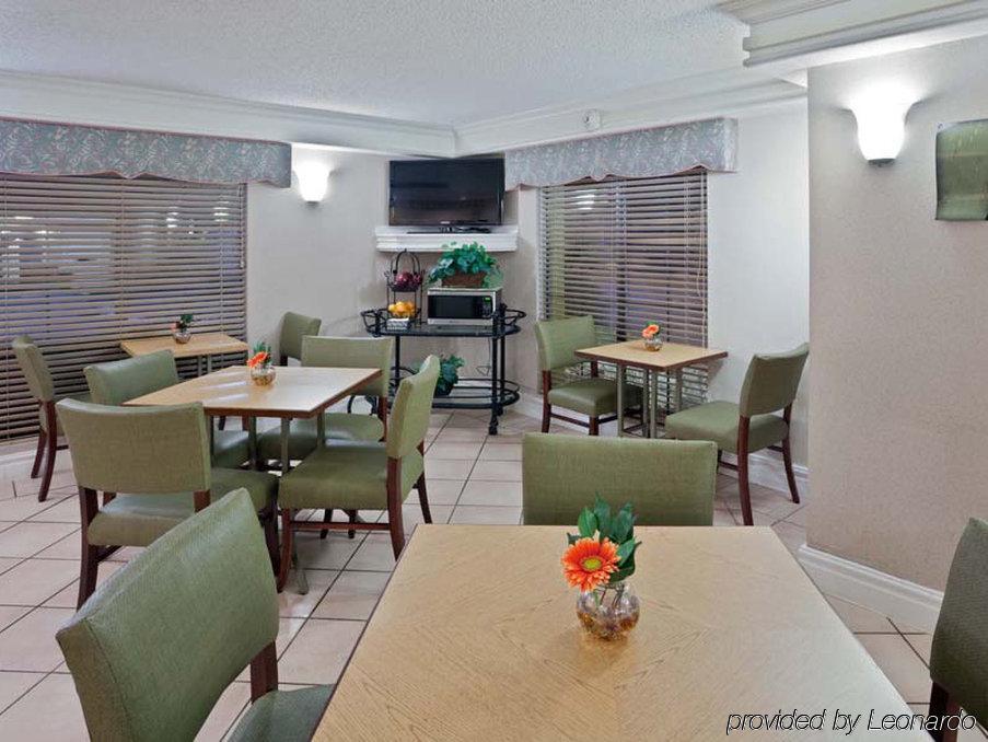 La Quinta By Wyndham West Hotel 3*