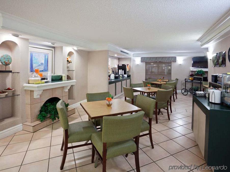 La Quinta By Wyndham West 3*