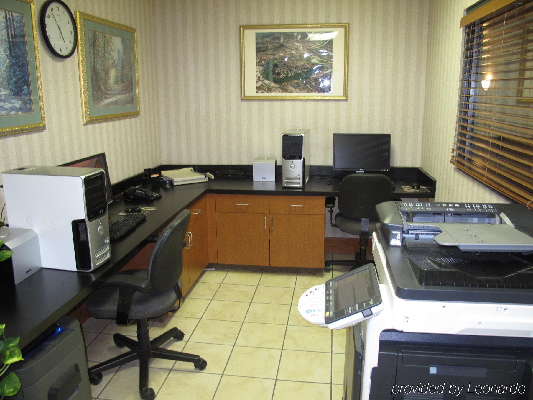 La Quinta By Wyndham Airport Downtown Omaha