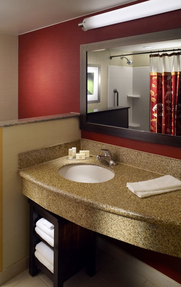 Courtyard By Marriott Aksarben Village Hotel Omaha