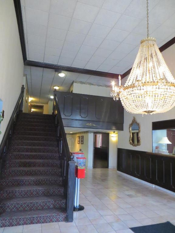 Hotel Westmont & Omaha
