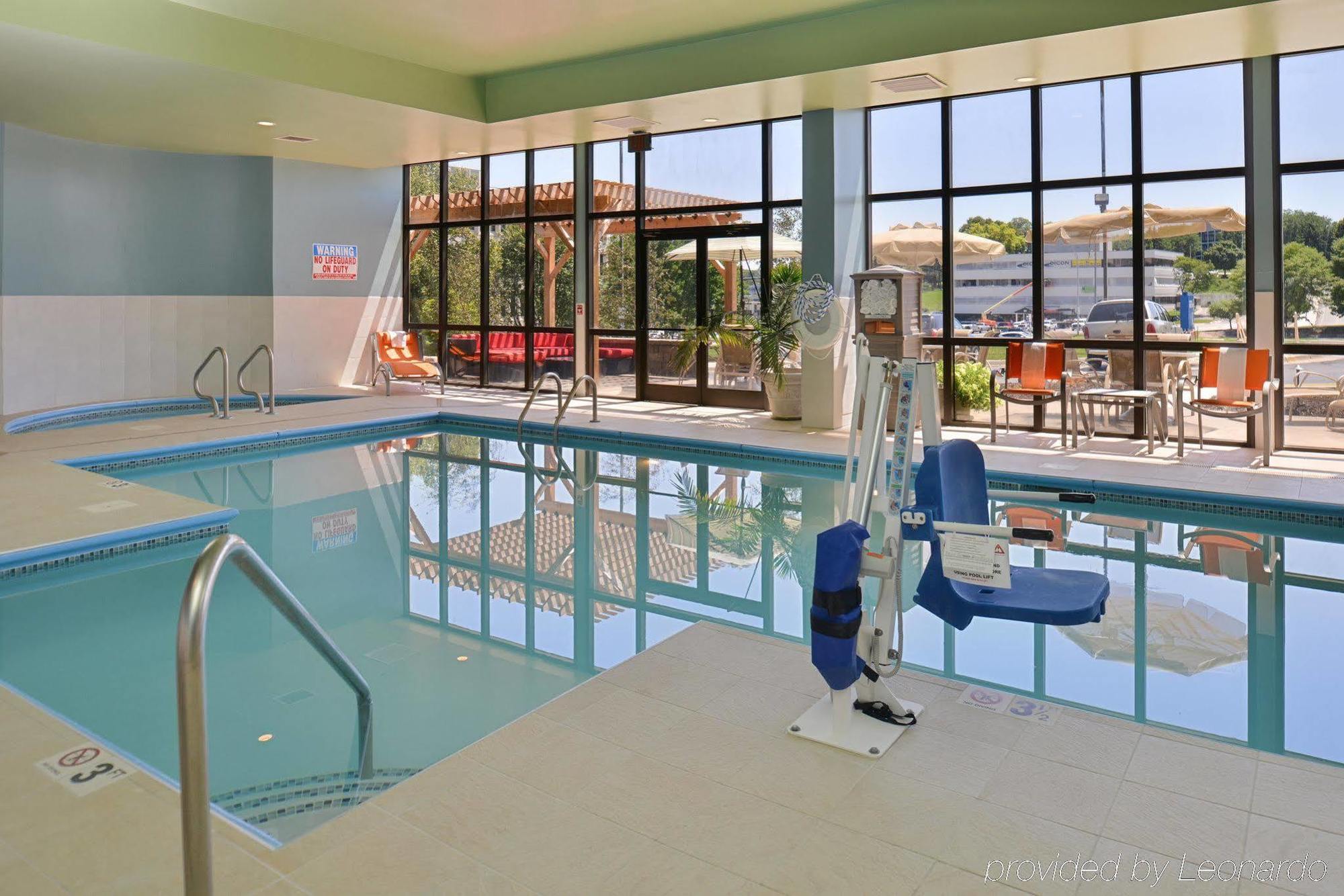 Express & By Ihg Hotel 3*