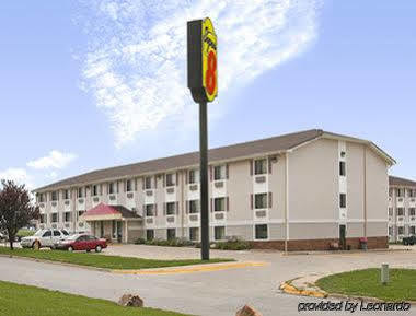 Hotel Super 8 By Wyndham I-80 West 2*