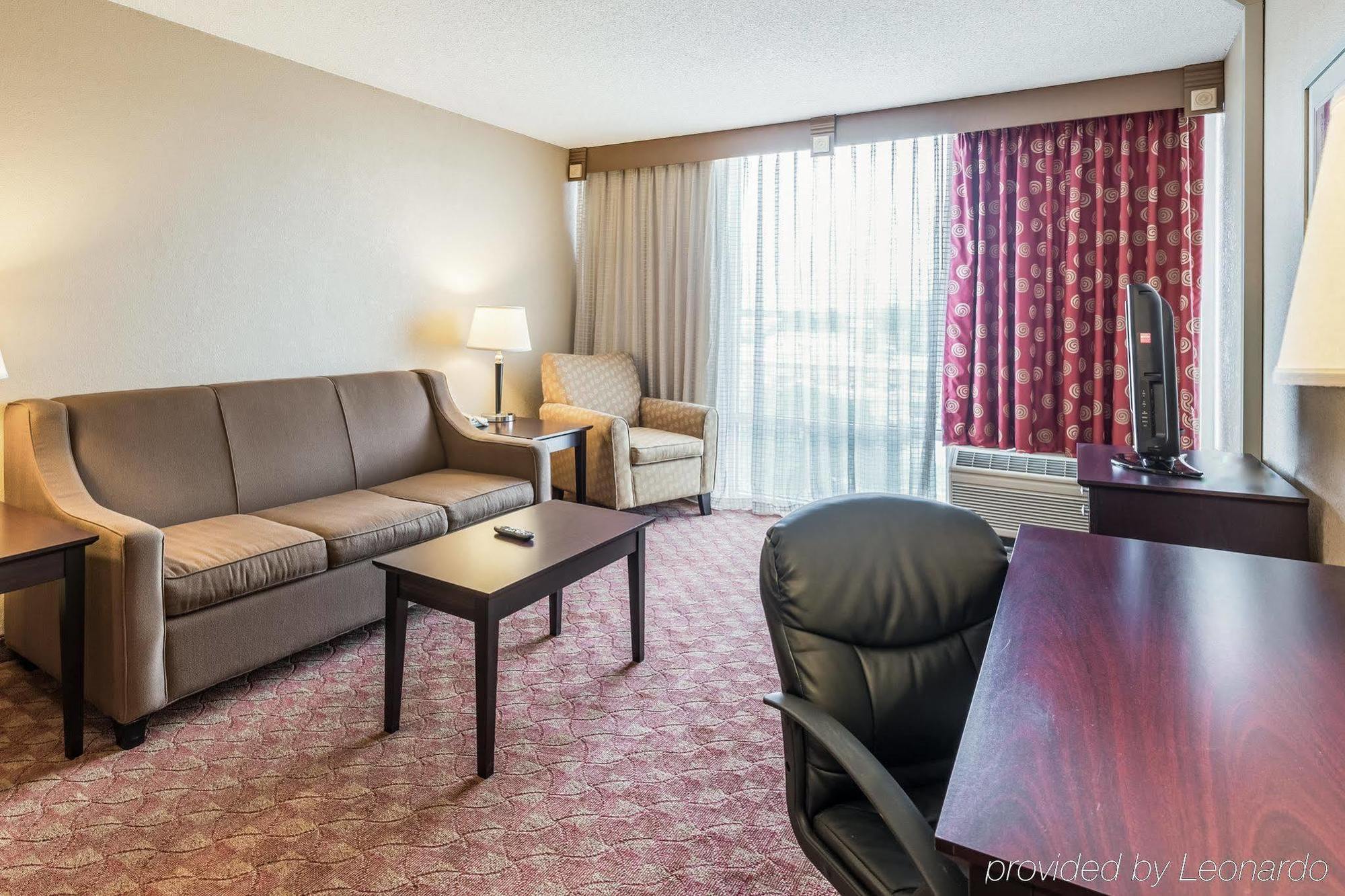 Comfort & Hotel Omaha