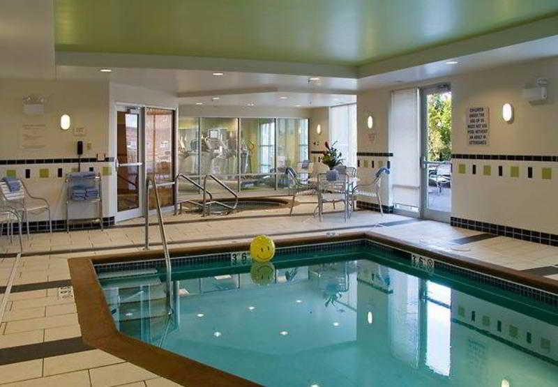 Fairfield & By Marriott Downtown Hotel 3*