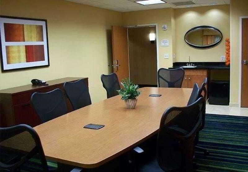 Hotel Fairfield & By Marriott Downtown Omaha