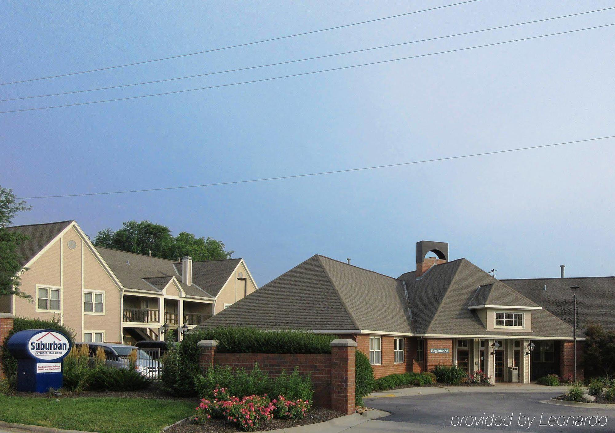 Suburban Extended 3*