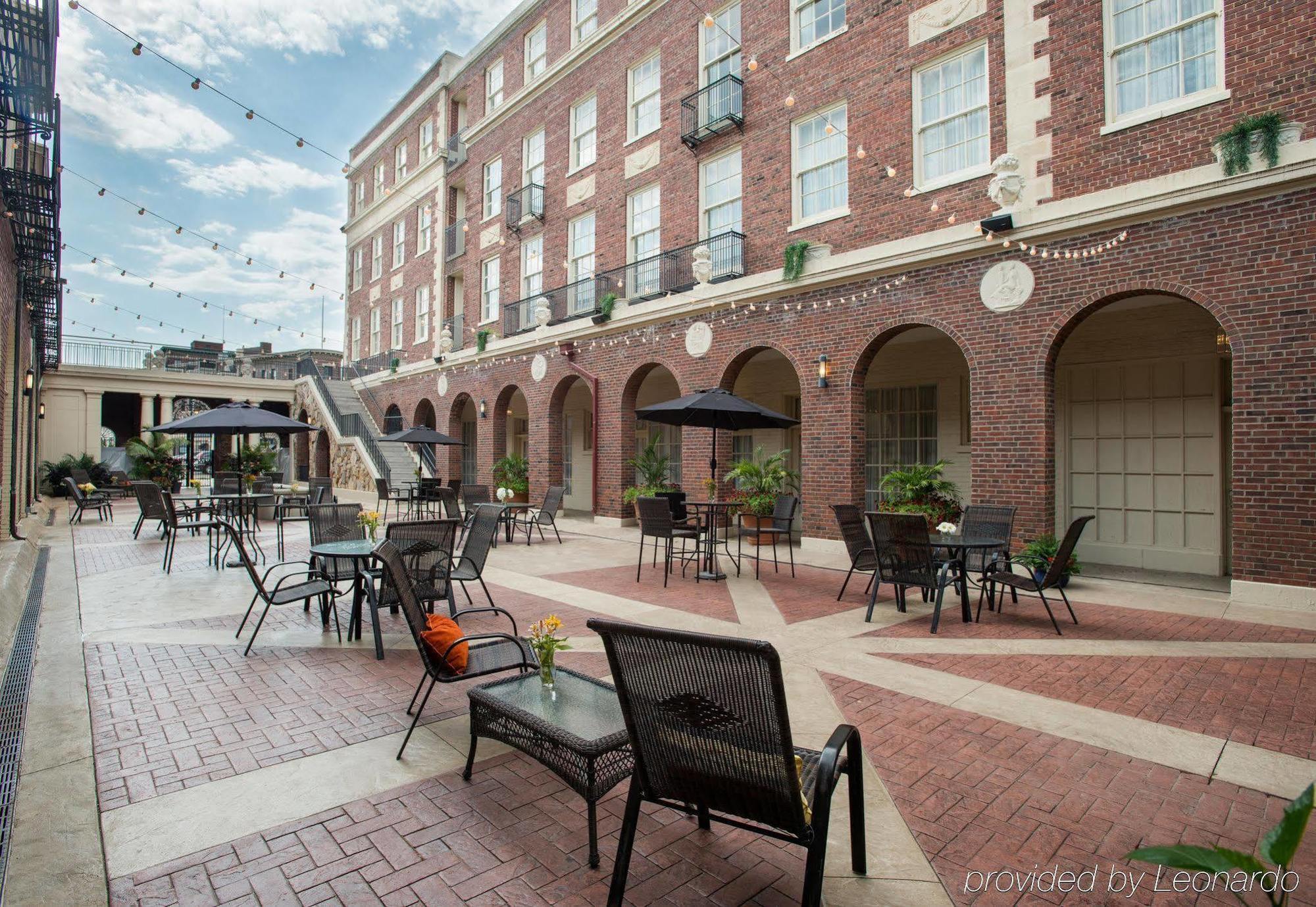 Magnolia Hotel