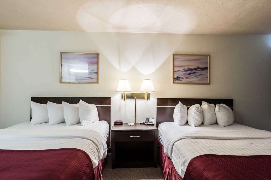 Quality & West - Ne Linclon Hotel Omaha