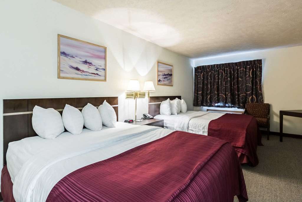 Quality & West - Ne Linclon Hotel