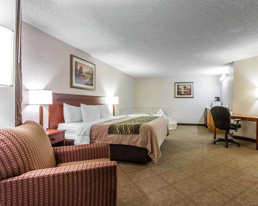 The & Near Zoo Hotel Omaha