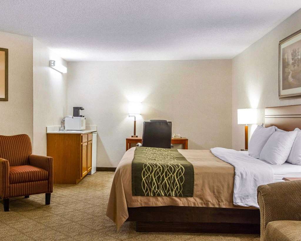 The & Near Zoo Hotel