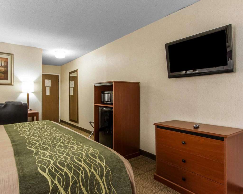 The & Near Zoo Hotel 2*