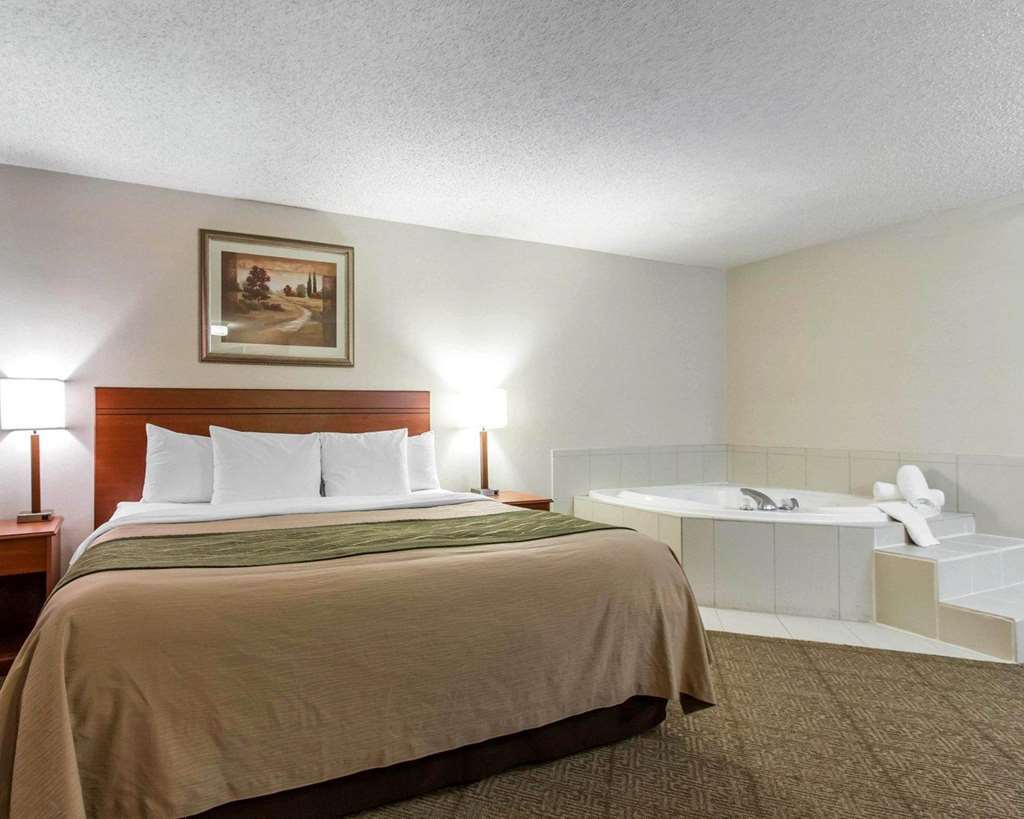 Hotel The & Near Zoo Omaha