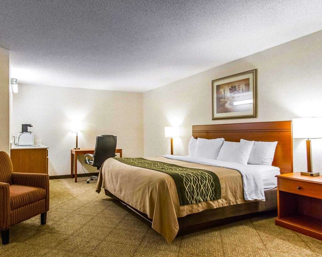 The & Near Zoo Hotel Omaha