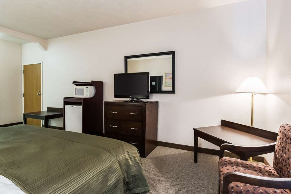 Quality & West - Ne Linclon Hotel