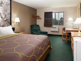 Super 8 By Wyndham Ne Hotel
