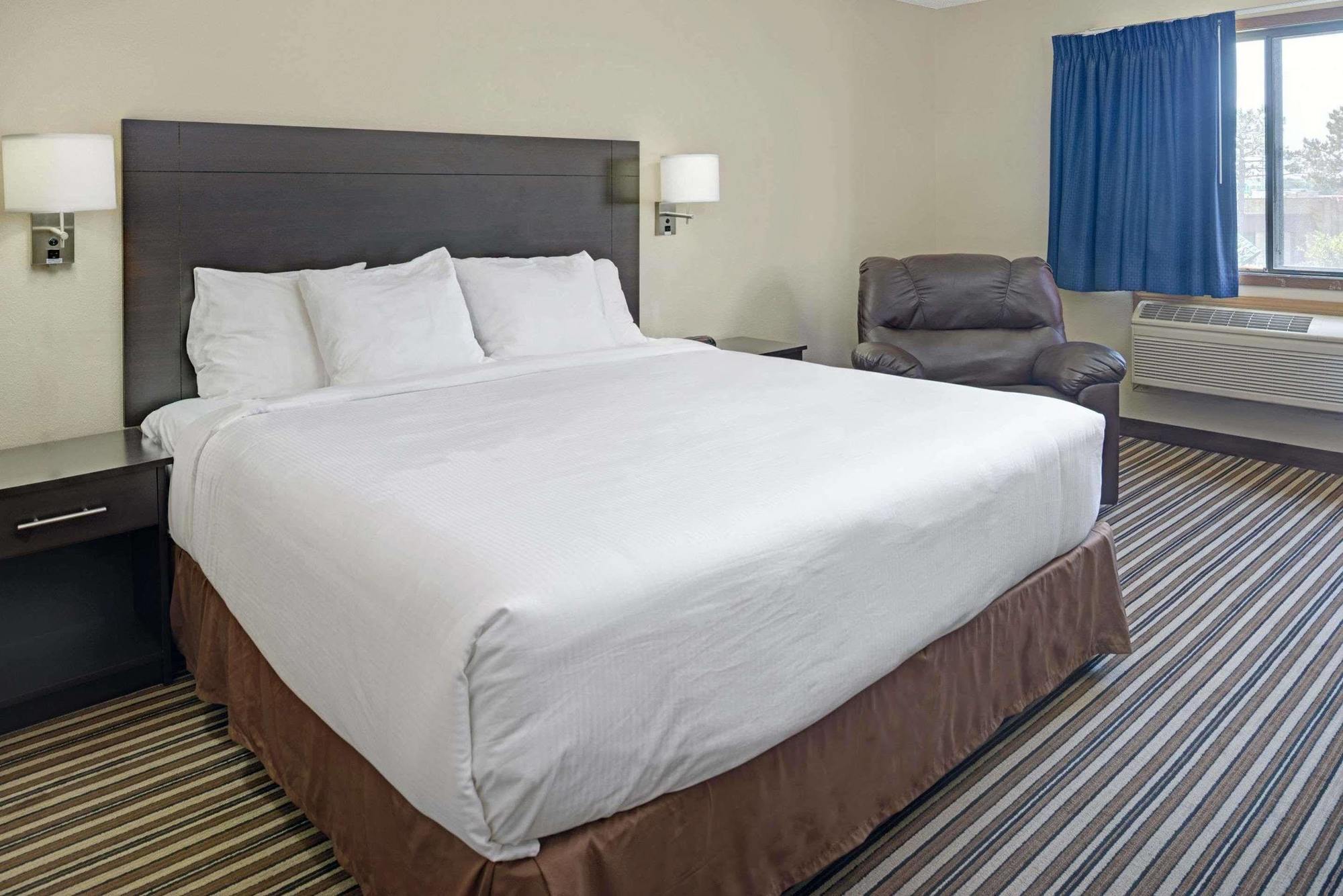 Super 8 By Wyndham I-80 West 2*