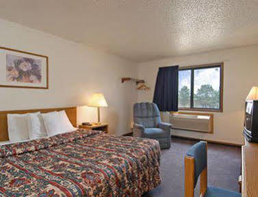 Super 8 By Wyndham I-80 West Hotel 2*