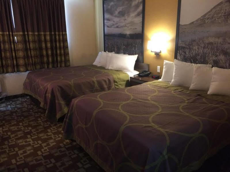 Hotel 402 2*