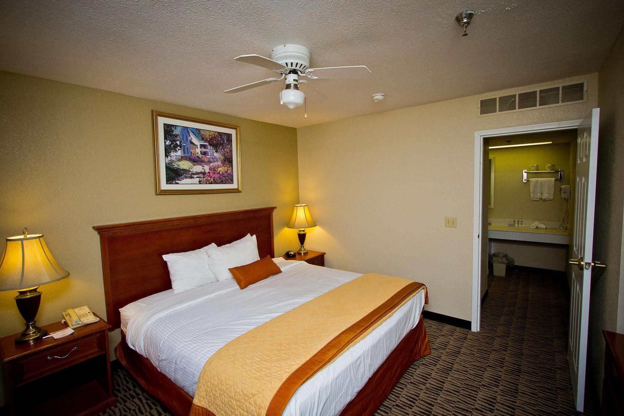 Hotel Suburban Extended