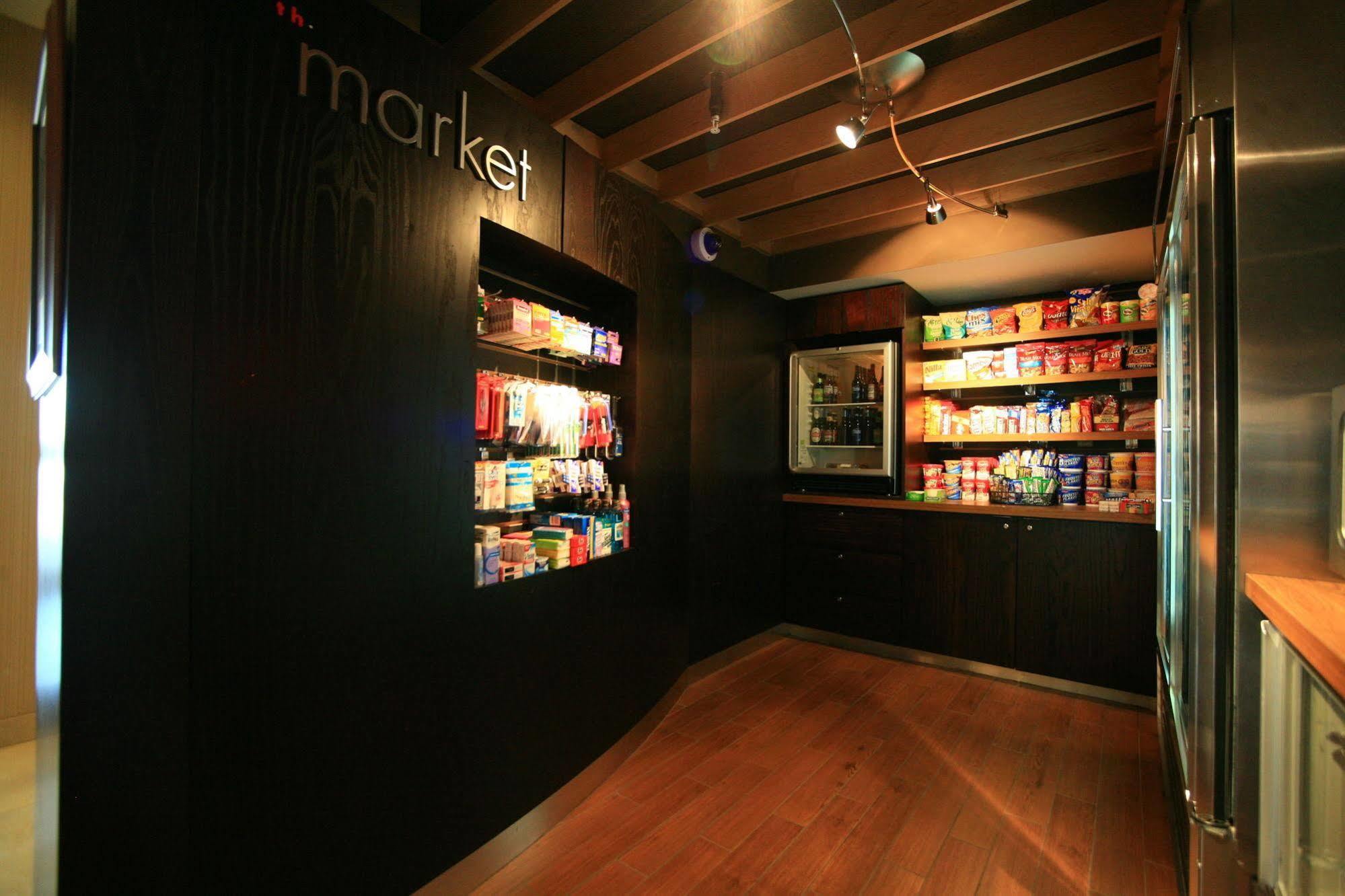 Courtyard By Marriott Aksarben Village