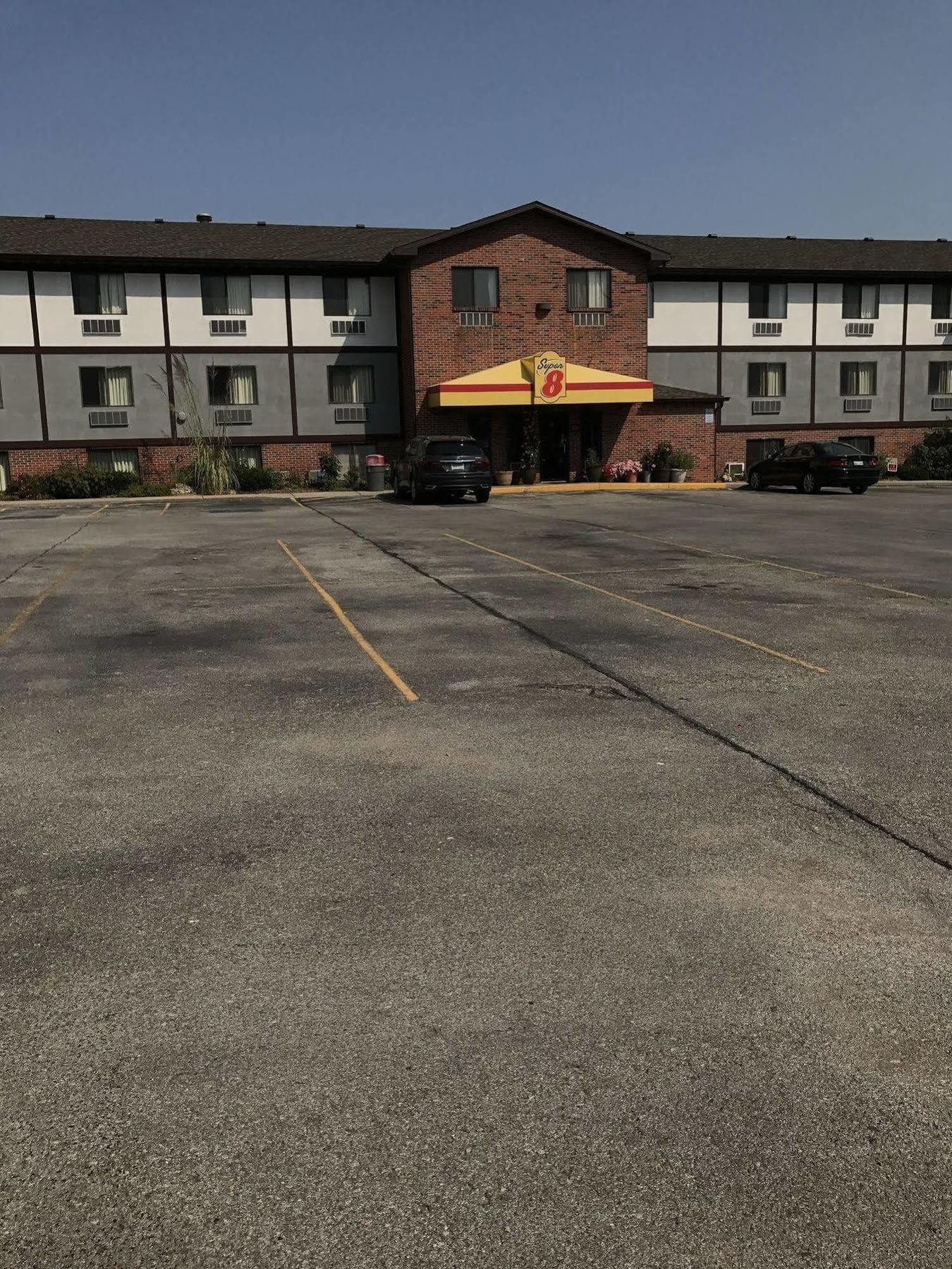 Super 8 By Wyndham Omaha/west Dodge Motel 2*